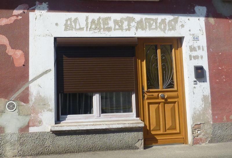 Désertification de certains villages de la plaine de l'ain, les commerces se meurent..