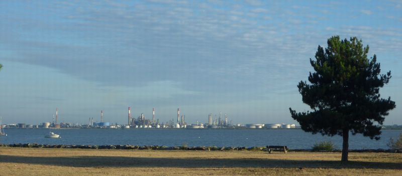 Zone industrielle de Donges St Nazaire vue par le Glaude en 2010
