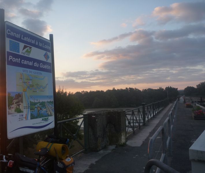 Le fameux Pont canal du Guérin au petit matin .. chagrin