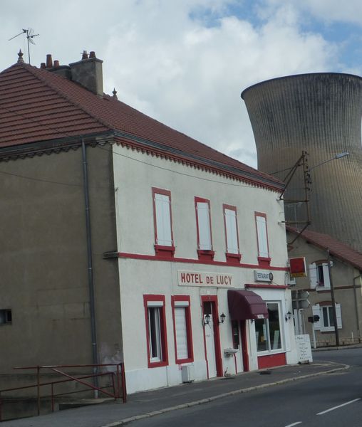 Ces centrales nucléaires sont pas plus moches que les éoliennes ..