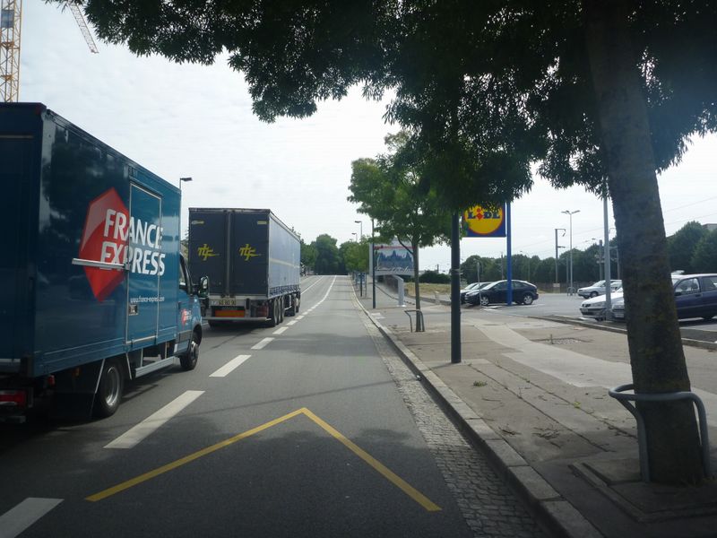 Arrivée à Nantes par les faubourgs, moche mais ca allait ..
