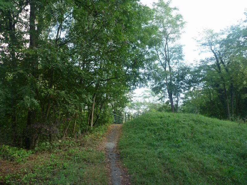 Passage un peu délicat à bicyclette dans la plaine du Grésivaudan sur la laison Goncelin Grenonle en 2010