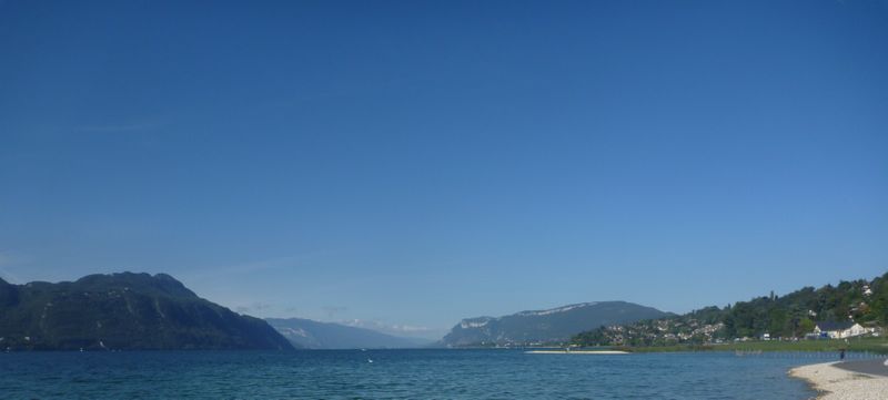 Le lac du Bourget à aix-les-bains vu depuis ses promenades en 2010