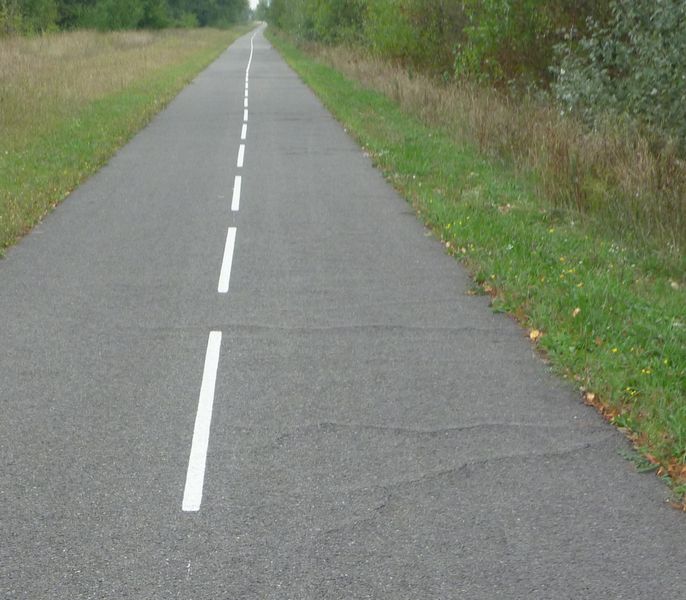 Etat de la chaussée sur la via rhôna entre Ampuis et Serrières en 2010 apres 2 ans