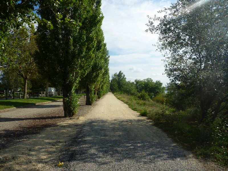 La via rhôna dans les faubourgs de Valence en 2010, bien