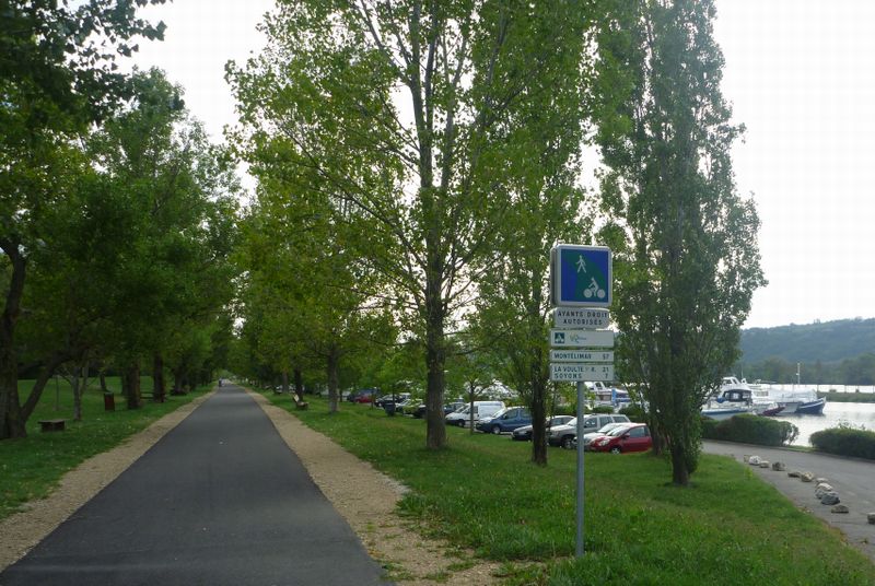Bel asphalte sur cette via Rhôna en 2010, sortie sud de Valence