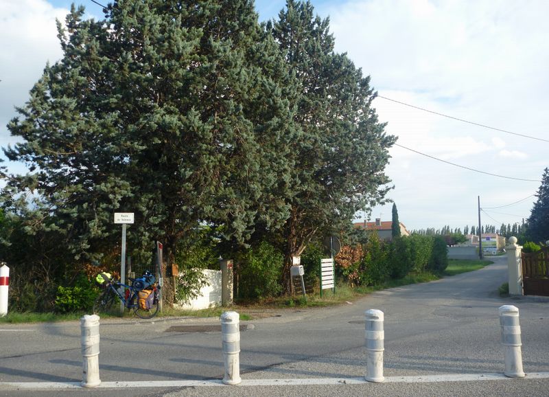 Quittons vite fait cette ex RN 86 pour cette voie paralléle menant à Soyons