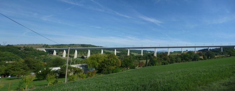 Le viaduc du Tgv du côté de Grâne en Drôme