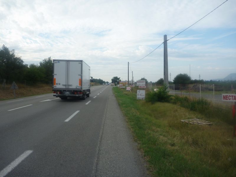 Il est vrai qu'avant Bourg les valence, la RN 7 , munie de bandelettes presque cyclables est quasi cyclable