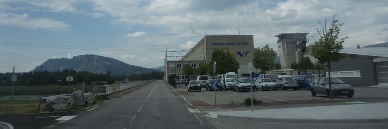 Et apres avoir passé la zone commerciale de Bourg les Valence et suivi direction Roche de Glun, je tombe sur le barrage de ..