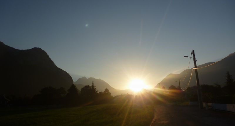 lever de soleil sur le mont blanc vu de la favergie en englannie en 2010<vide>