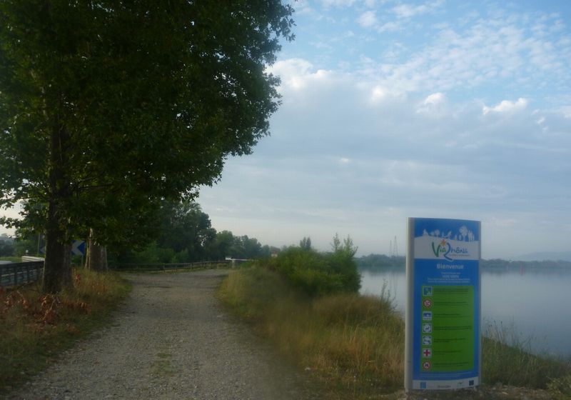 La via rhôna est en construction en 2010 à la sortie de Tain, mais en VTC ca passe bien
