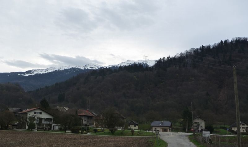 Retour sur la route départementale vers Aiton au Villard