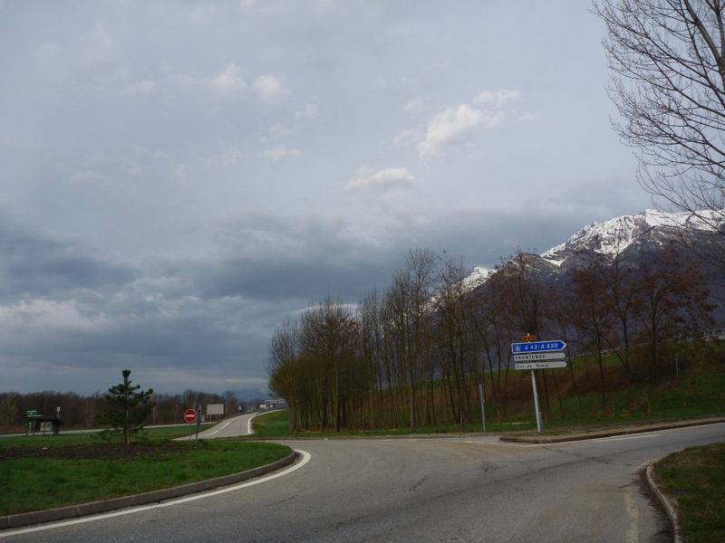 Le long de l'autoroute vers la zone artisanale de Frontenex Savoie à vélo en 2010