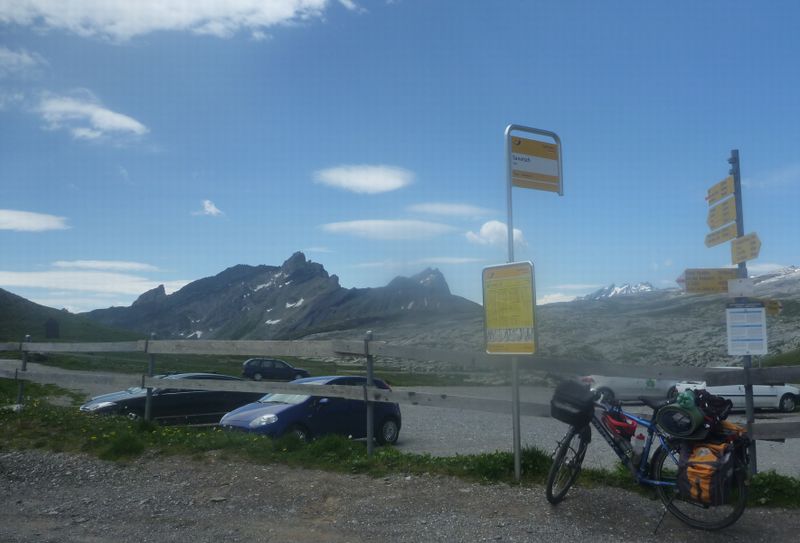 Fanette au col de Sanetsch en juin 2011