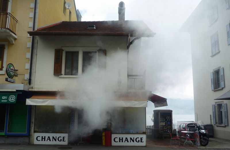 Ya le feu au lac à saint Gingolph en 2011