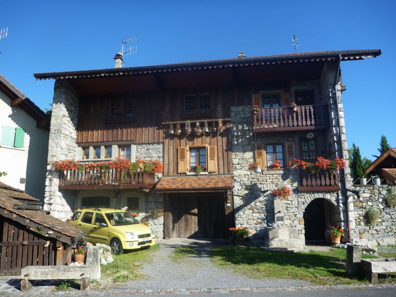 Maison typique rnove  Champanges en Chabais (haute-savoie) en 2011