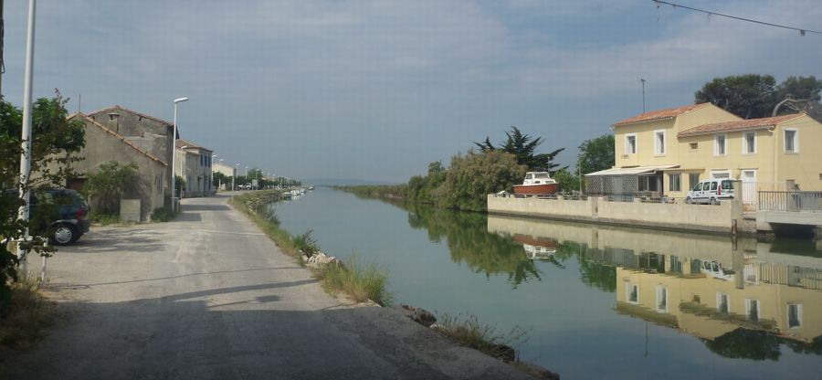 Le long du canal du Rhône à Séte, à vélo en mai 2011
