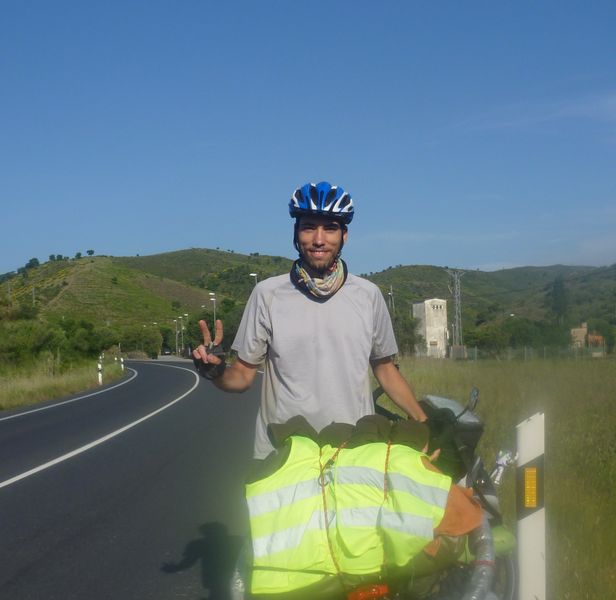 Un jeune voyageur around the world rencontr en Espagne en mai 2011