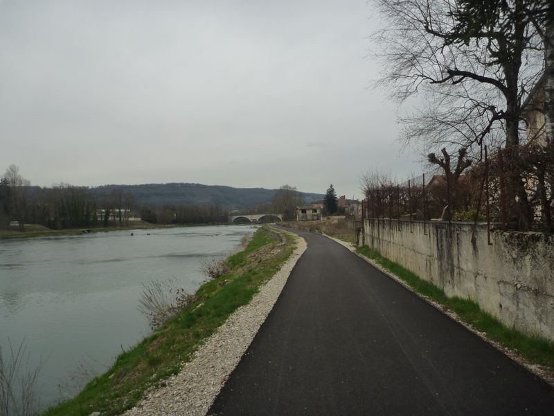 Le long du Rhône à Saut Brénaz en 2011