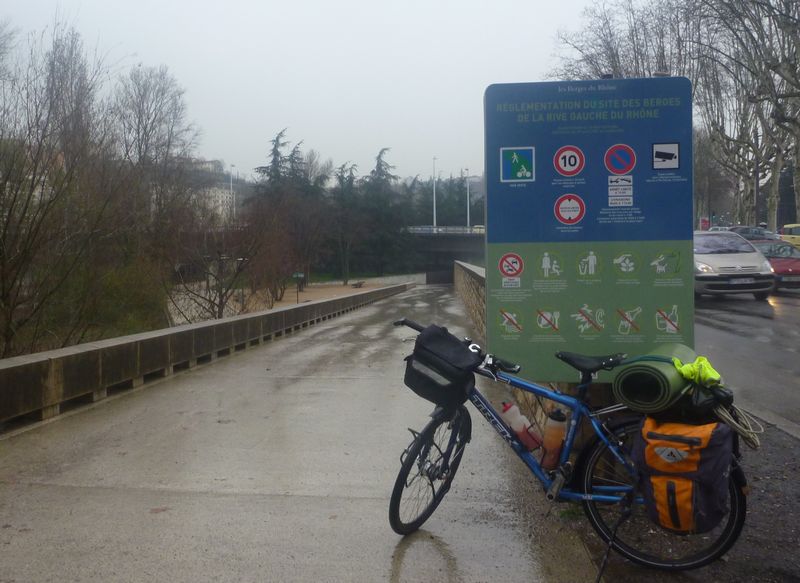 Arrivée sur les quais du Rhône à Lyon, pas de traces de la Viarhona en 2011