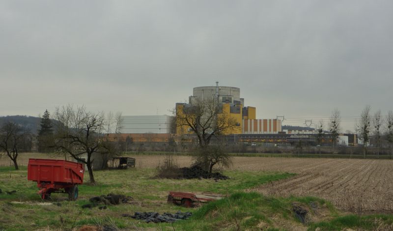 La centrale de Creys-Malville côté jardins en 2011