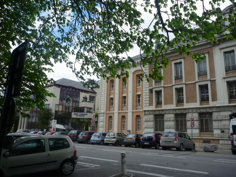 Début de la VV2 voie verte 2 de Grenoble, face au CIC quai de France