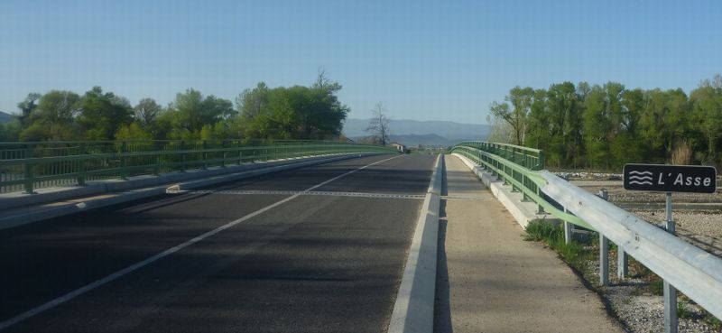 Pont traité pour les bicyclettes sur l'asse en 2011