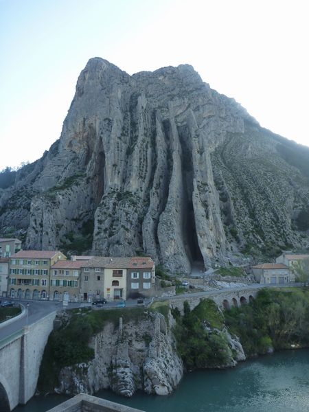 Rocher typique de Sisteron en 2011