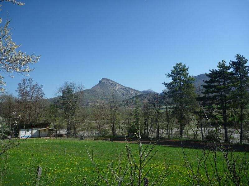 Belle cuesta su côté de Sisteron en 2011