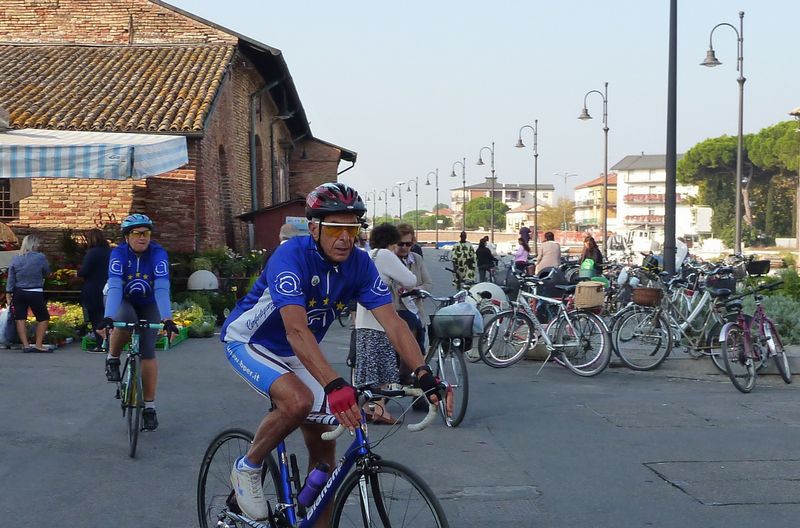 Felice Gimondi sur le marché de Cervia en italie en 2011 ?
