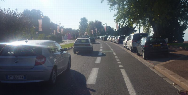 Si la bande cyclable d'evian est belle, entre Evian et Thonon c'est uen horreur