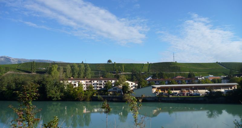 Le Rhône à la plaine en suisse