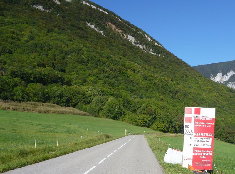 Attention route fermée en 2011 après Chevrier vers Arcine