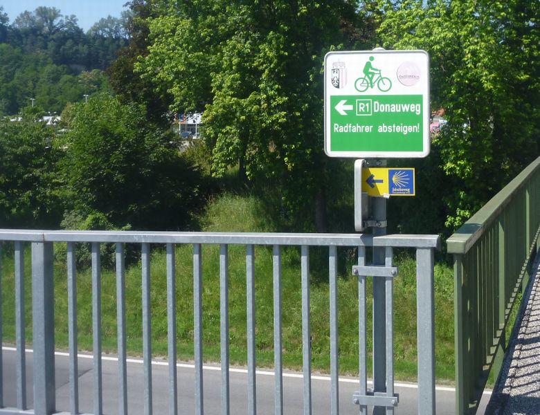 Tiens voila le chemin de compostelle au bord du Danube