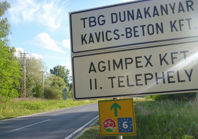 Le balisage euro velo 6 est bien prsent en Hongrie en 2012