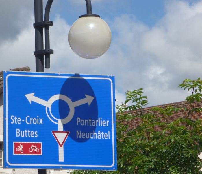 Vous en connaissez vous des panneaux routiers en France, balisés vélo ou VTT ?