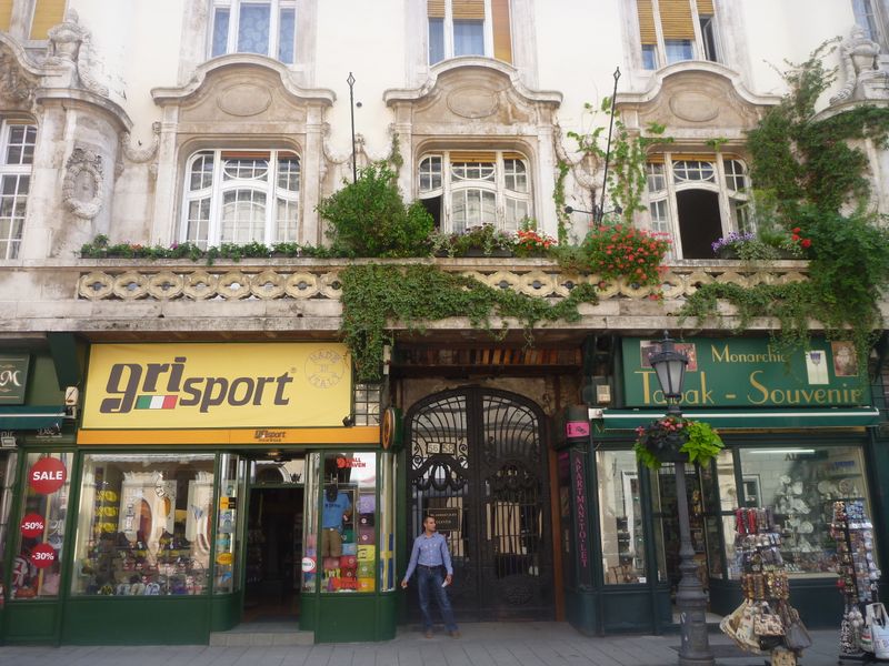 Les commerces de Budapest sont un peu chargés..