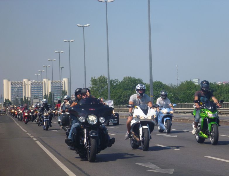 Enorme dfil de motos en juin 2012  Vienne Autriche