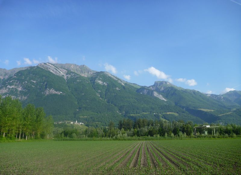 La plaine de la vallée pre alpine en vue des bauges