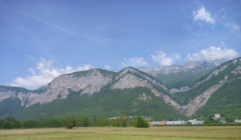 La Chartreuse à Crolles, et son impressionant cône de déjection