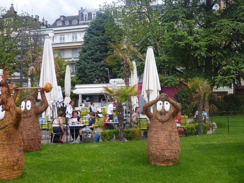 Les gnomes en paille de Montreux en mai 2012