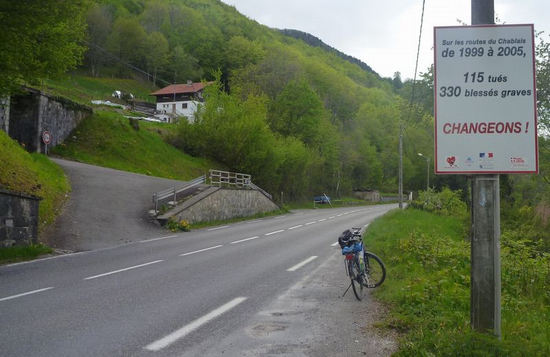 Sur le D 1205 entre ST Gingoph et Evian en 2012, rien ne change.