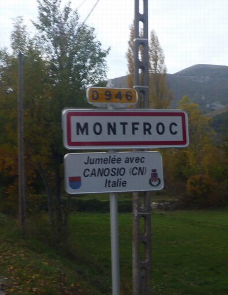 Monfroc en 2012 ; jumelée avec .. Canosio ..