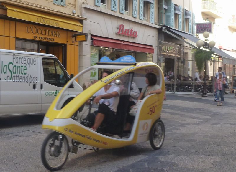 Vélo balade des guignols à Nice en 2012
