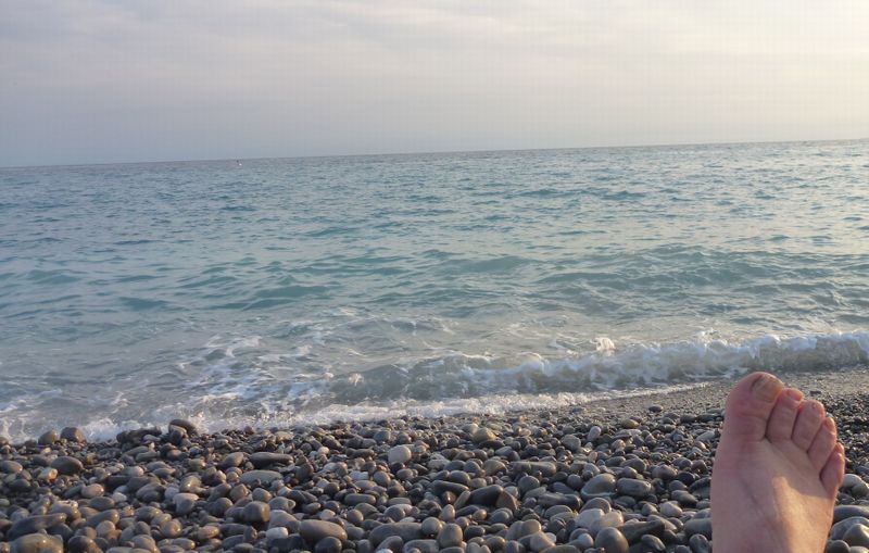 La plage de galets à Nice, en 2012 : c'est le pied..