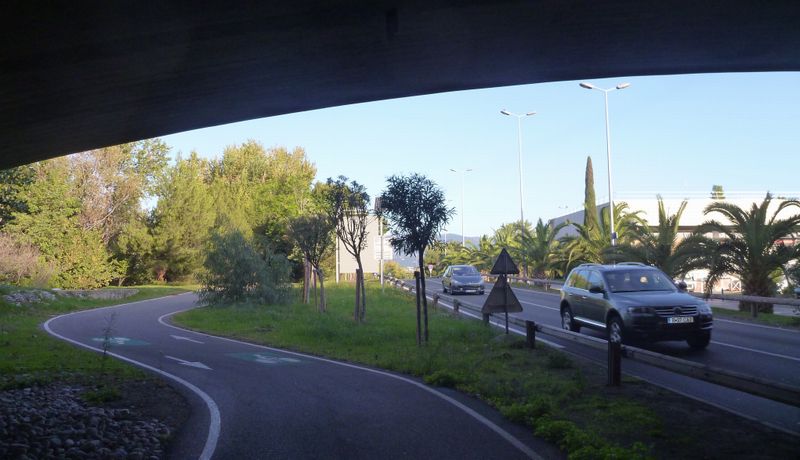 Passage de pa piste cyclable sous le pont Napoleon III en 2012 : En route vers le Nord 