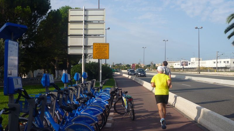 1ere station vélos en libre service à Nice : les vélos bleus