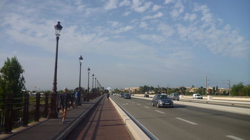 Voie verte Sur Le pont Napoléon III, enjambant le Var entre Nice et saint laurent du var