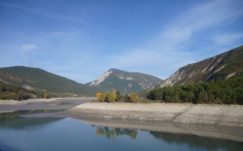 Le Verdon et le lac en 2012 à saint André des Alpes